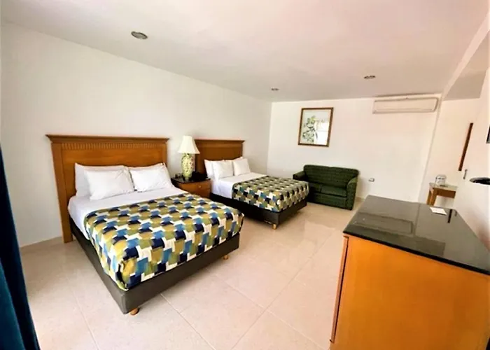 Hotel Embajadores